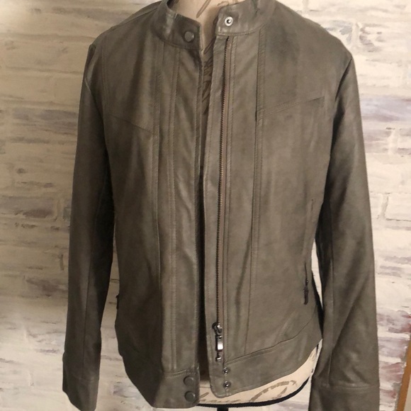 BERNARDO Tailored Faux Leather Jacket size Large. Chest measures 15”, - Picture 1 of 7